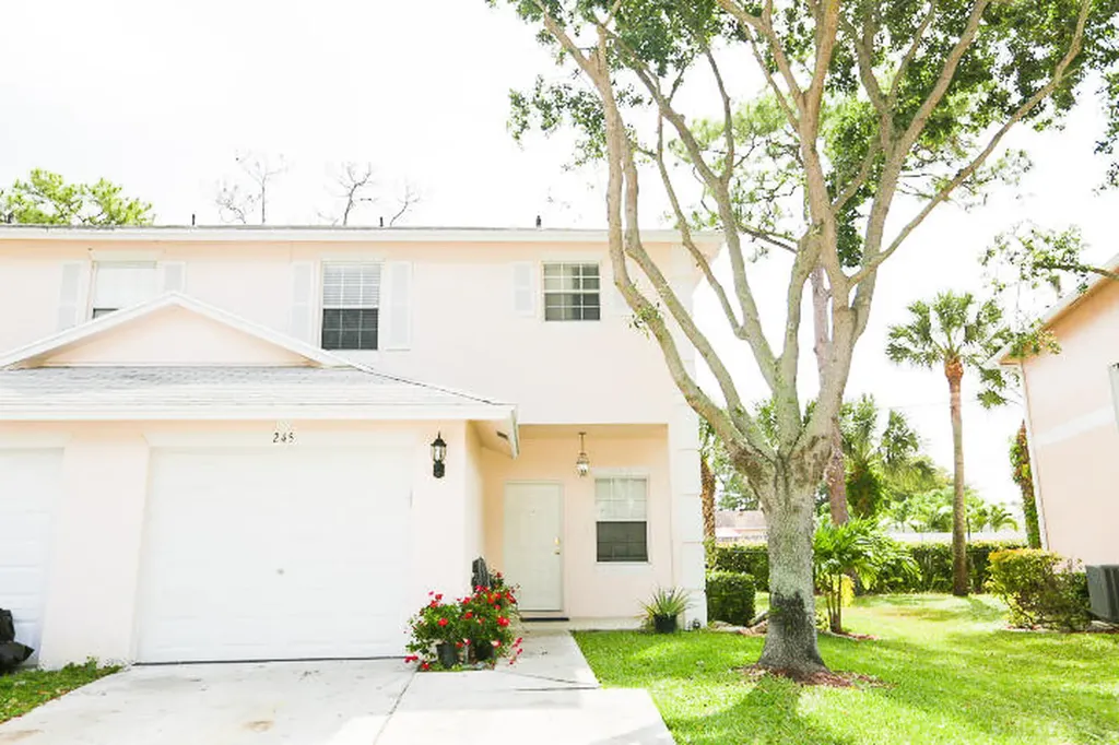 245 Leland Lane Greenacres FL 33463