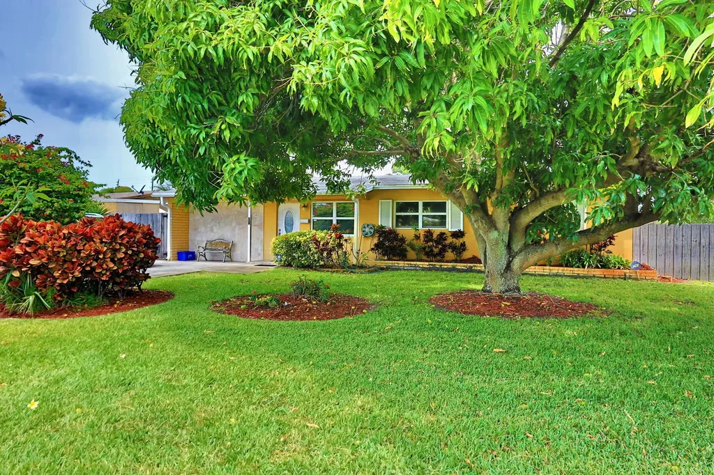 143 SE 6th Avenue Boynton Beach FL 33435