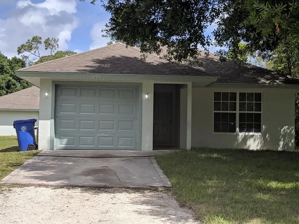 8910 22nd Street Vero Beach FL 32966