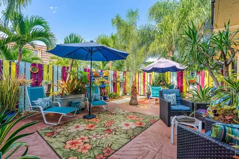 572 Springdale Circle Palm Springs FL 33461
