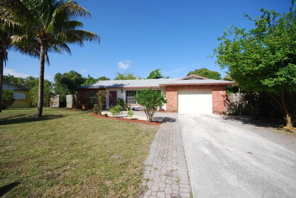 1725 Boardman Avenue Mangonia Park FL 33407