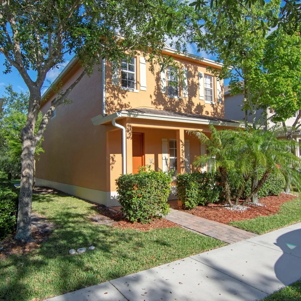 2557 SE Pineland Drive Port St Lucie FL 34952