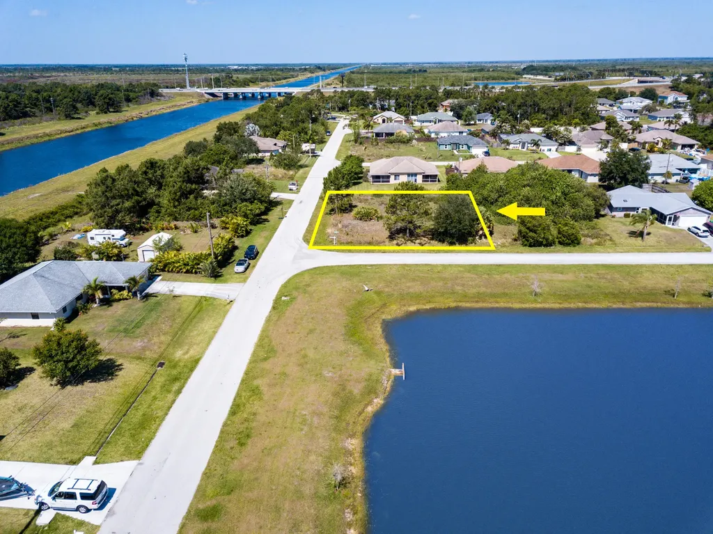 4690 SW Eagle Street Port St Lucie FL 34953