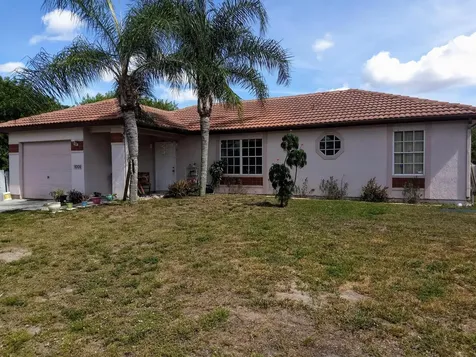 1009 SW Gastador Avenue Port St Lucie FL 34953