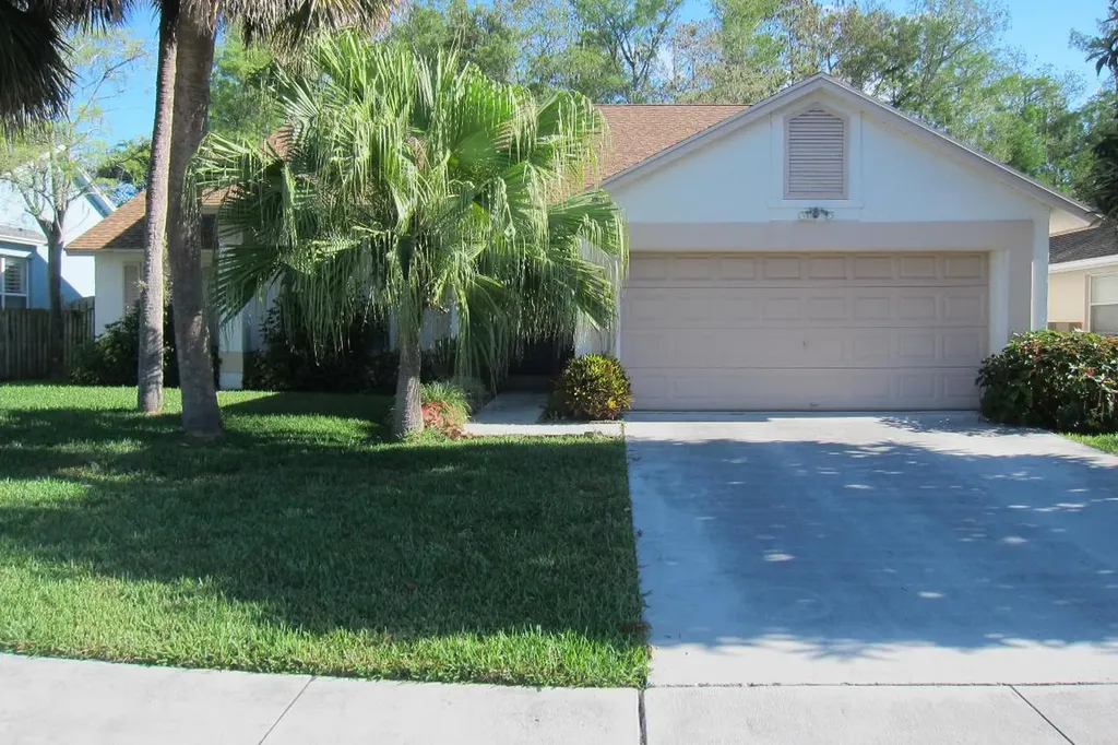9923 Cross Pine Court Lake Worth FL 33467