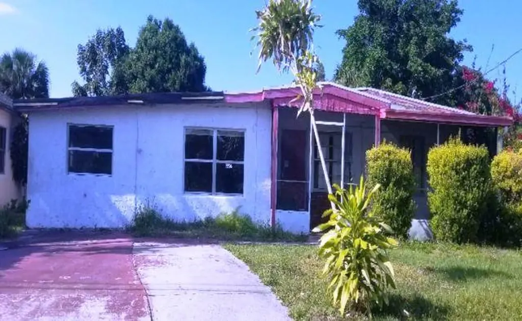 2910 Carver Street Fort Pierce FL 34947