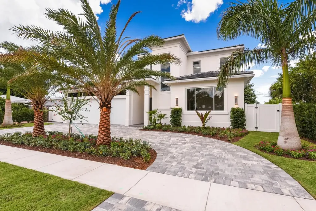 1050 NE 2nd Terrace Boca Raton FL 33432