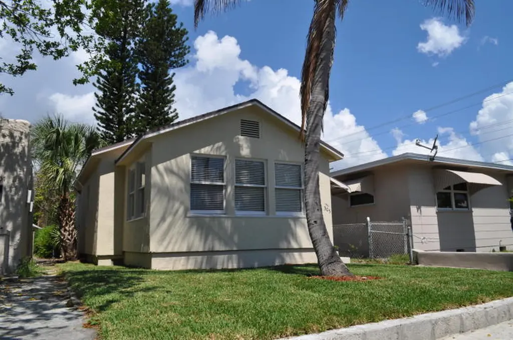 305 S F Street Lake Worth Beach FL 33460