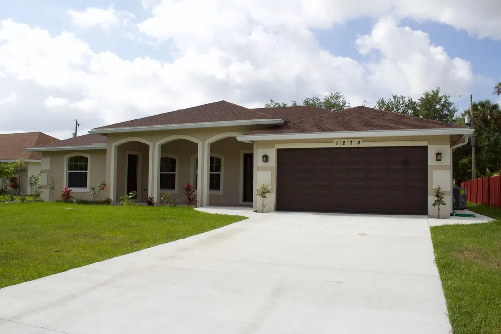 1272 SW Crost Avenue Port St Lucie FL 34953