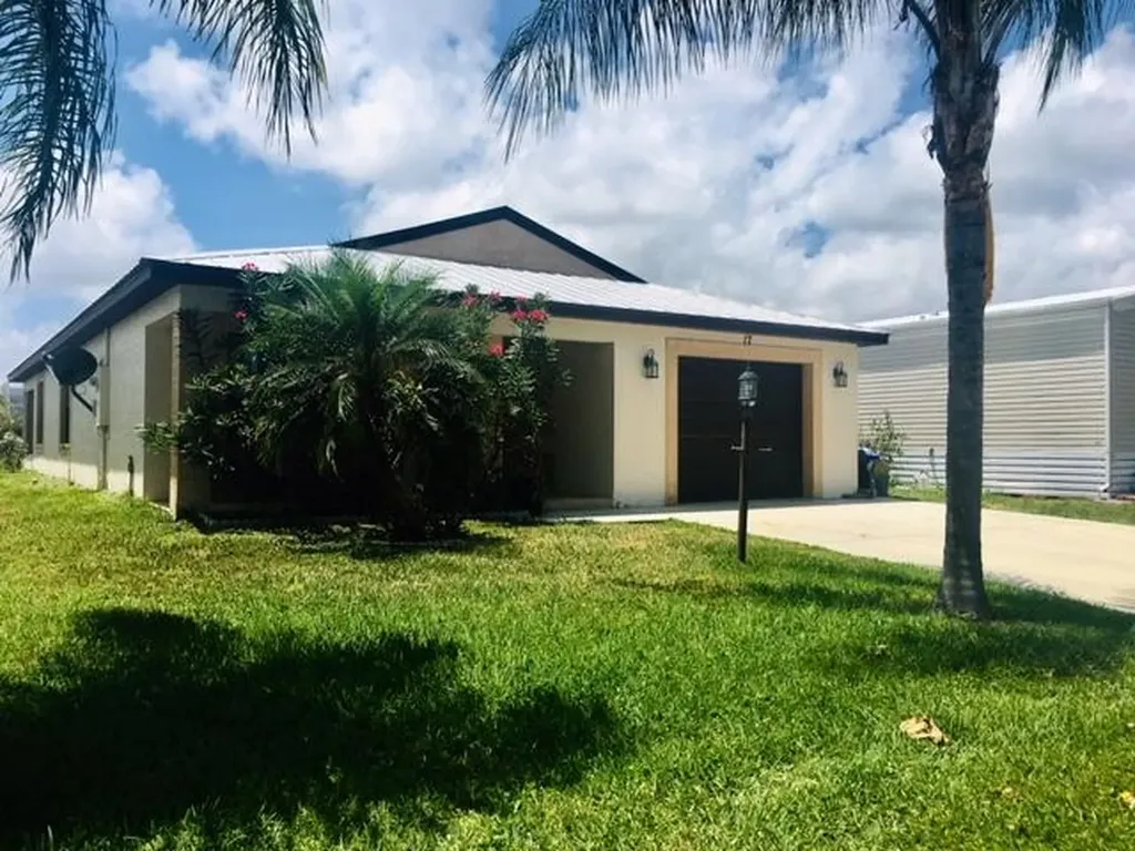 17 Mariposa Lane Port St Lucie FL 34952