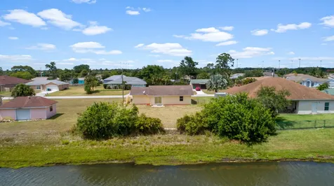 1162 SW Bellevue Avenue Port St Lucie FL 34953