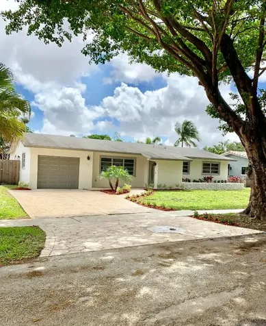 1921 NW 105th Terrace Pembroke Pines FL 33026