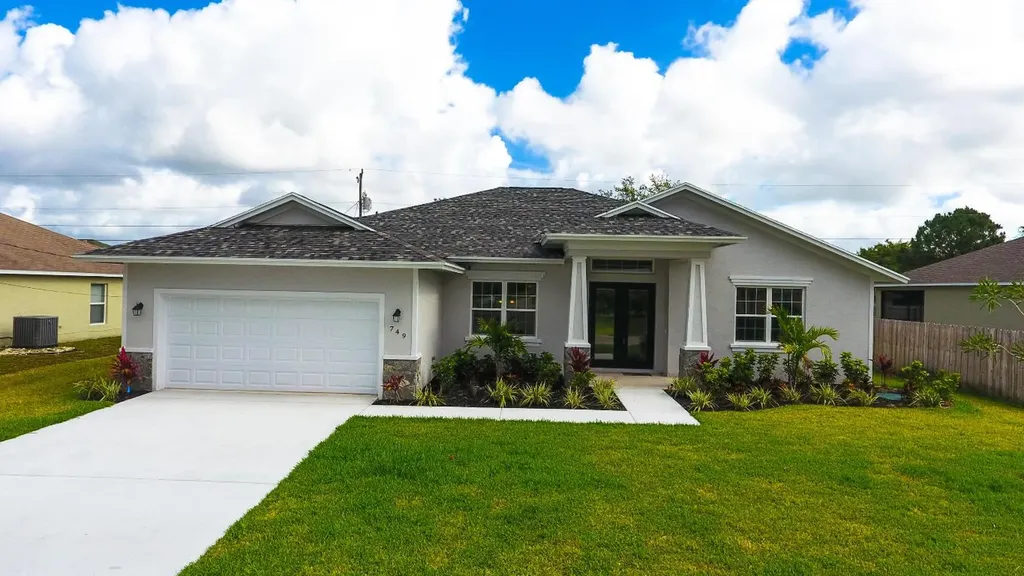 749 SW Mccomb Avenue Port St Lucie FL 34953