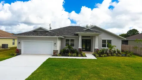 749 SW Mccomb Avenue Port St Lucie FL 34953