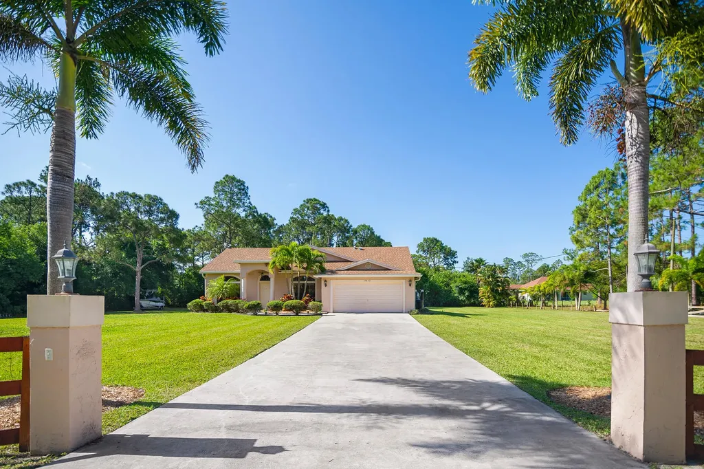 17852 66th Court N Loxahatchee FL 33470