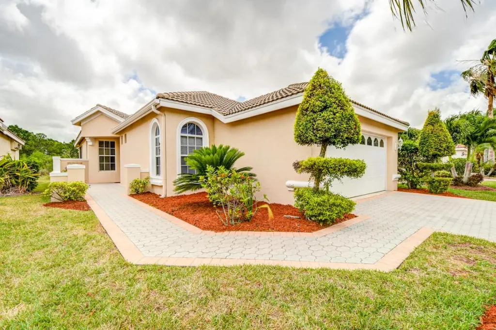 619 SW Treasure Cove Port St Lucie FL 34986