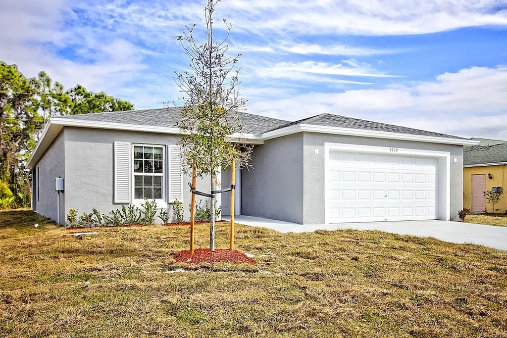 1475 SW Del Rio Boulevard Port St Lucie FL 34953