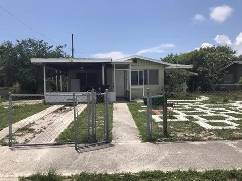 1001 12th Court S Lake Worth Beach FL 33460