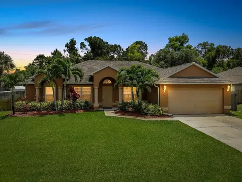 526 SW Comet Terrace Port St Lucie FL 34953