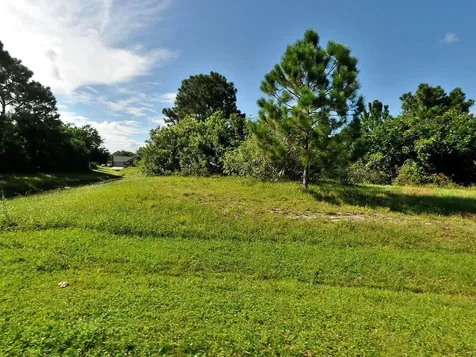 513 SW Leona Drive Port St Lucie FL 34953