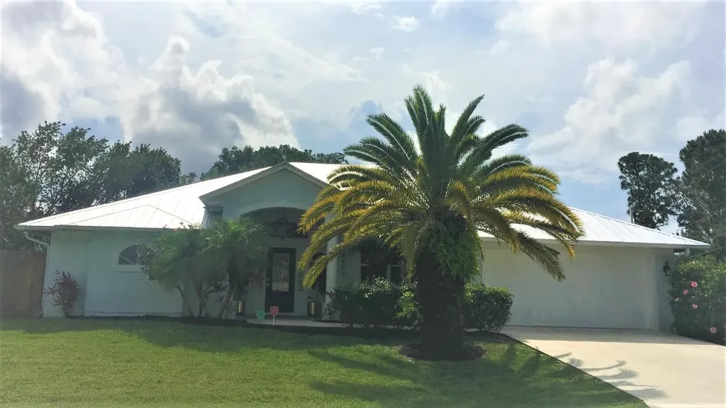 2232 SW Grosspoint Street Port St Lucie FL 34953