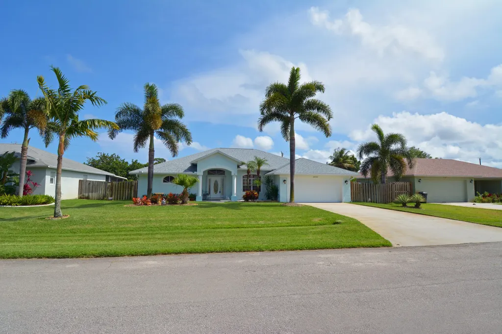 2482 SE Victory Avenue Port St Lucie FL 34952