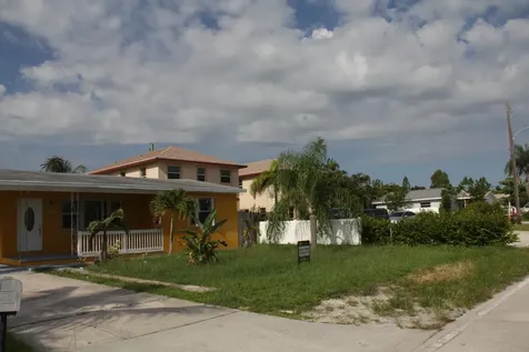 502 W Drew Street Lantana FL 33462