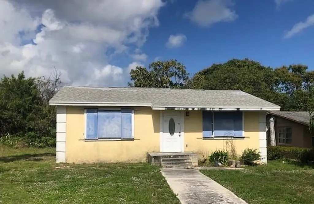 8429 SE Citrus Way Hobe Sound FL 33455