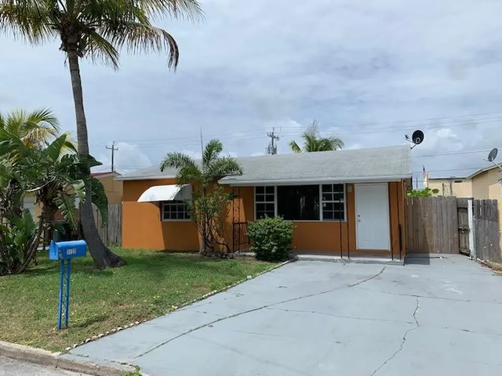 1123 N H Street Lake Worth Beach FL 33460