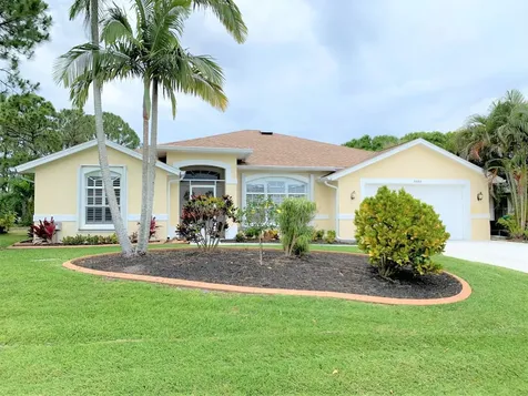 1882 SE Camden Street Port St Lucie FL 34952