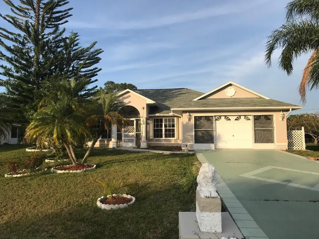 5040 NW Erskin Terrace Port St Lucie FL 34983