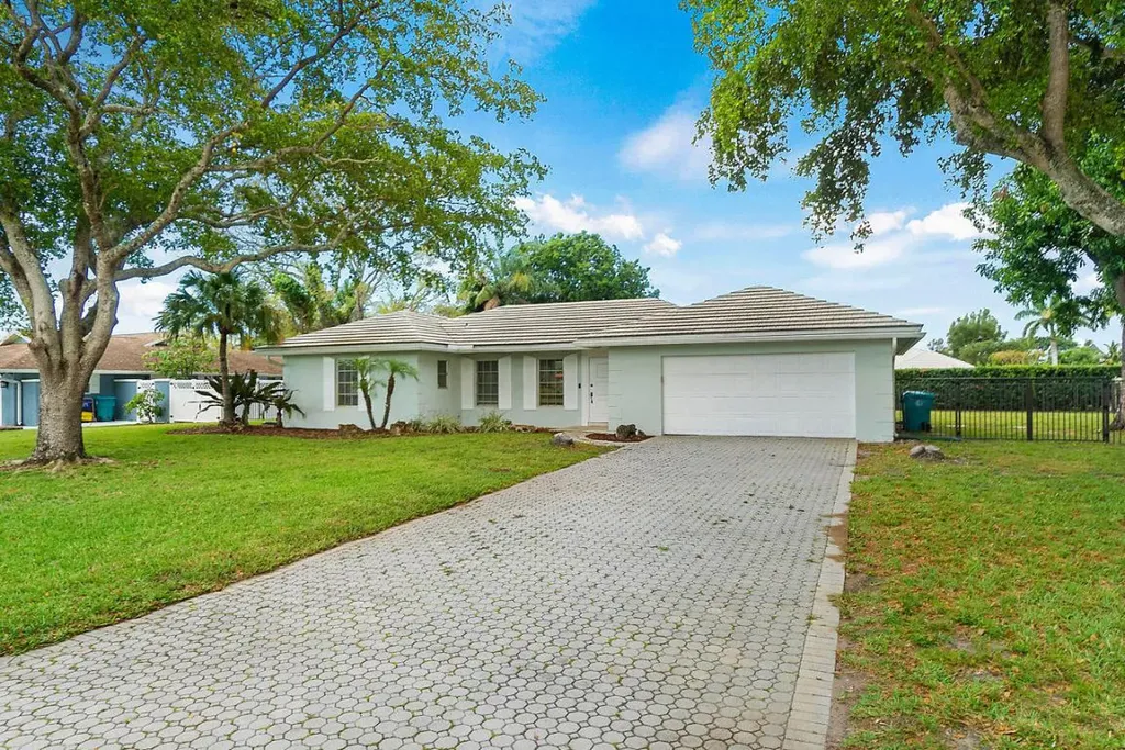 936 SW 37th Court Boynton Beach FL 33435