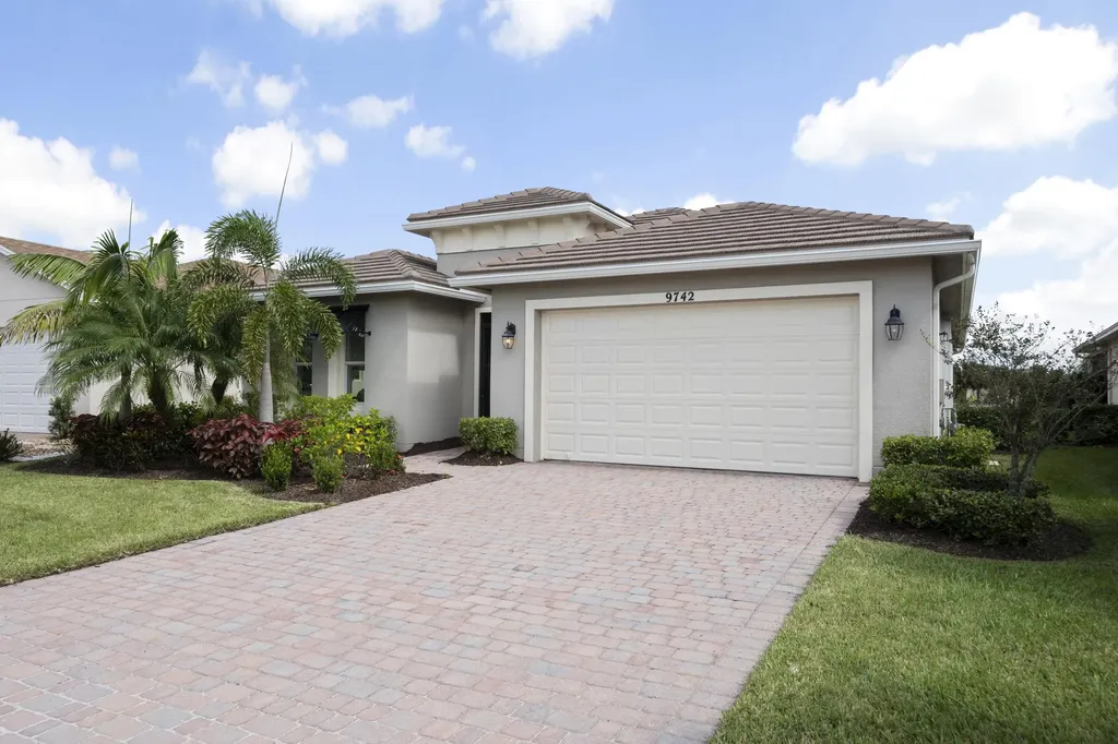 9742 SW Chestwood Avenue Port St Lucie FL 34987
