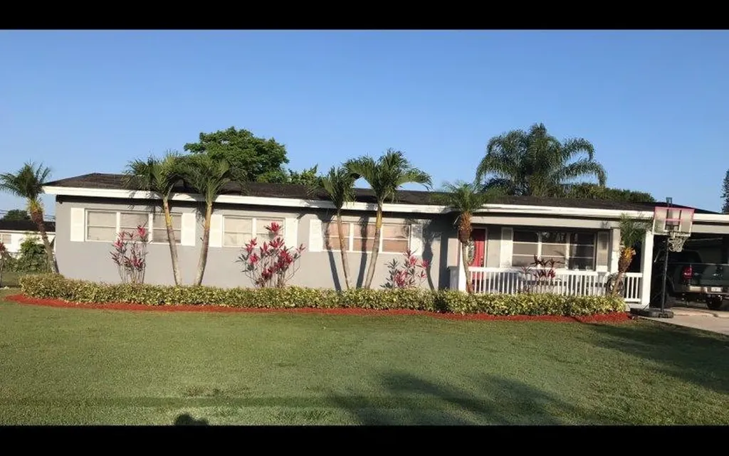140 SE 6th Street N Belle Glade FL 33430