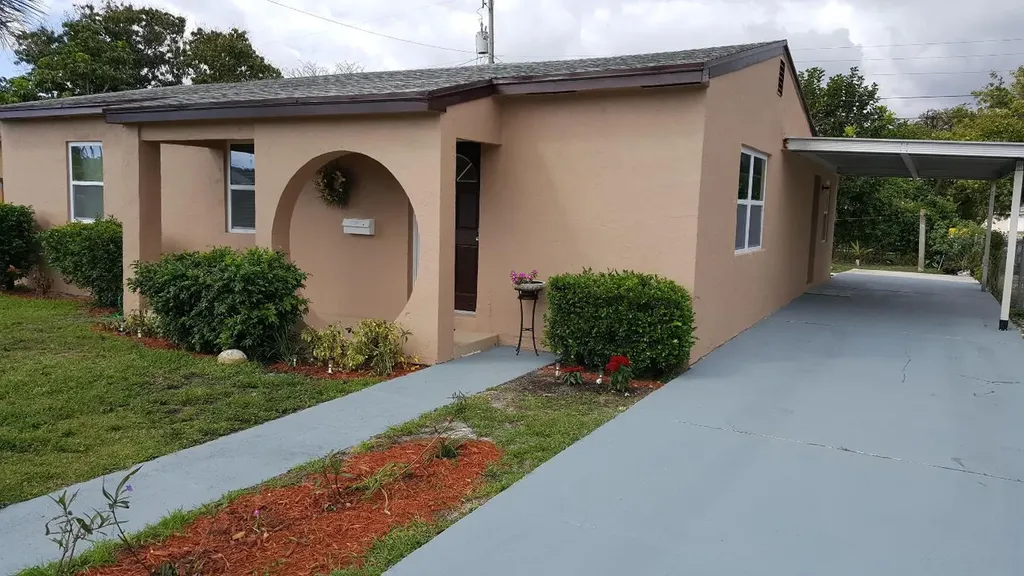 1411 S D Street Lake Worth Beach FL 33460