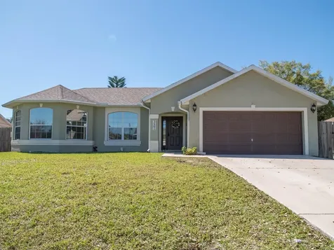 3462 SW Pumpkin Street Port St Lucie FL 34953