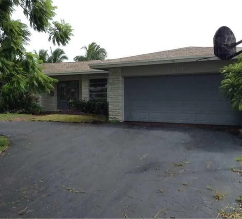 7200 NW 11th Street Plantation FL 33313