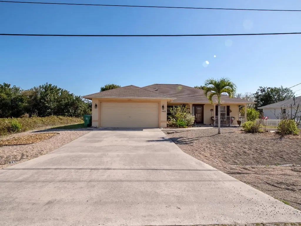 860 SW Mccomb Avenue Port St Lucie FL 34953