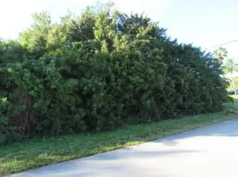 324 SW Saginaw Avenue Port St Lucie FL 34953