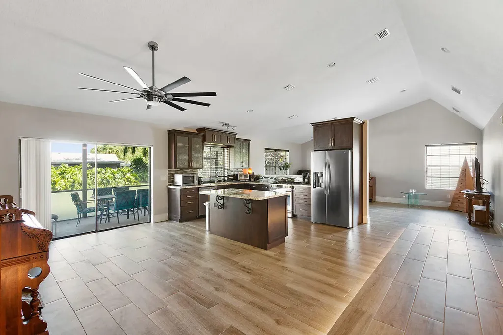 1010 Hickory Trail Wellington FL 33414