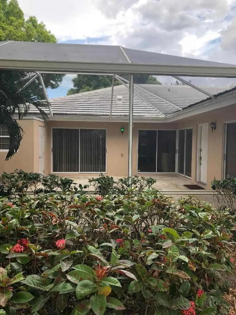 1104 Sun Terrace Court Palm Beach Gardens FL 33403