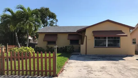 2020 Park Street Lake Worth Beach FL 33460