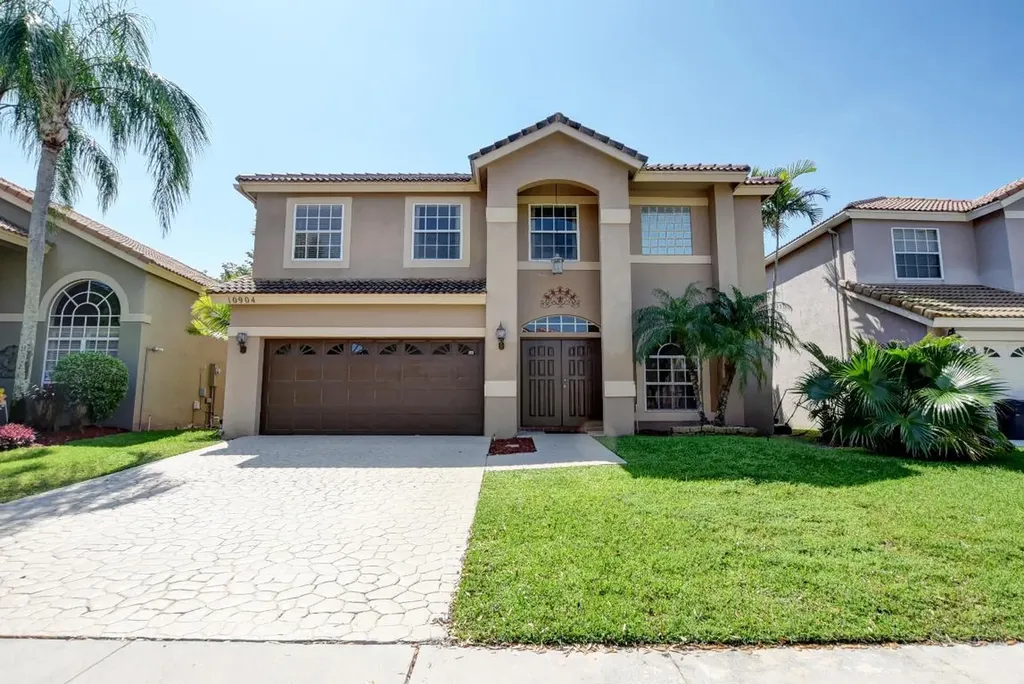 10904 La Salinas Circle Boca Raton FL 33428