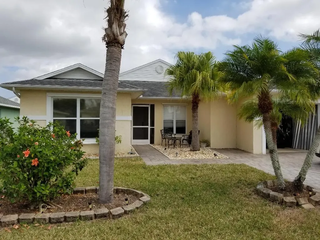 6678 Tulipan Fort Pierce FL 34951