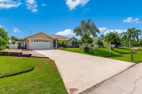 3538 SE Hyde Circle Port St Lucie FL 34984