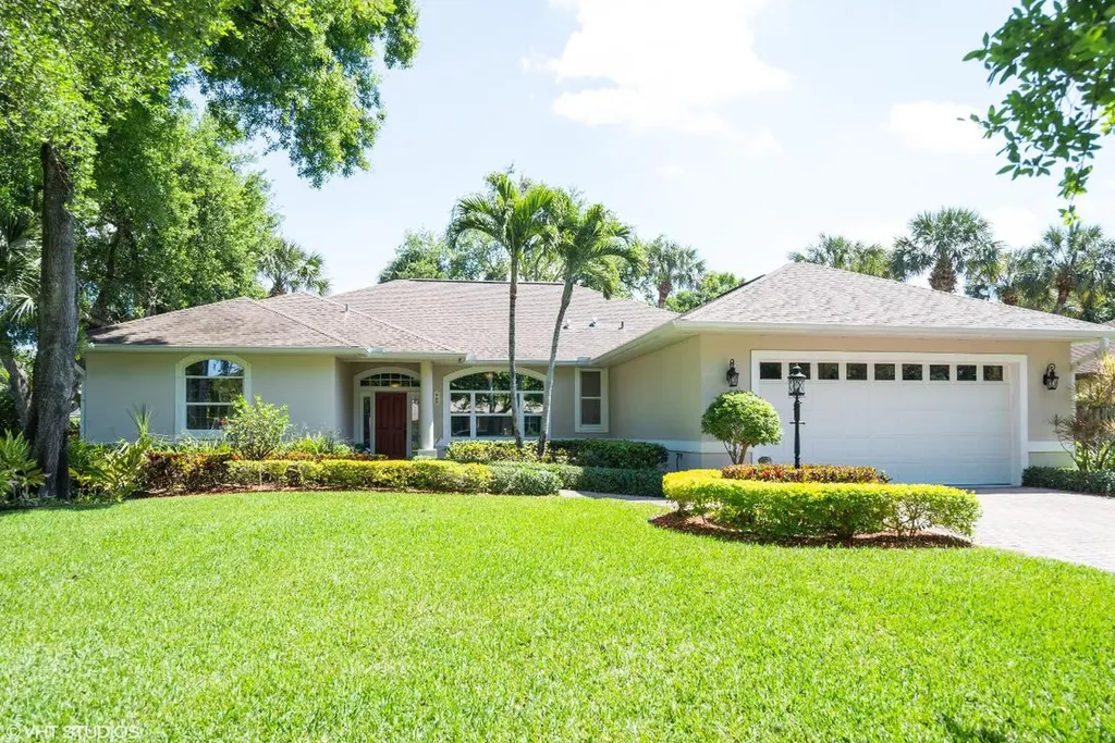 440 40th Court SW Vero Beach FL 32968