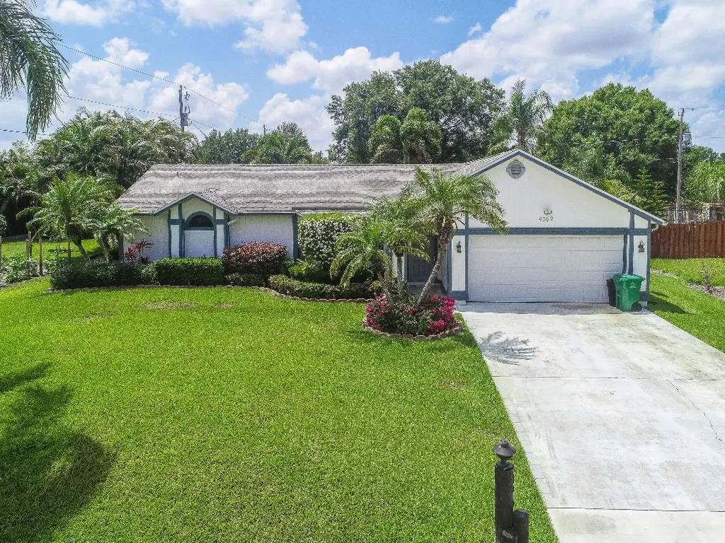 4562 SW Gray Court Port St Lucie FL 34953
