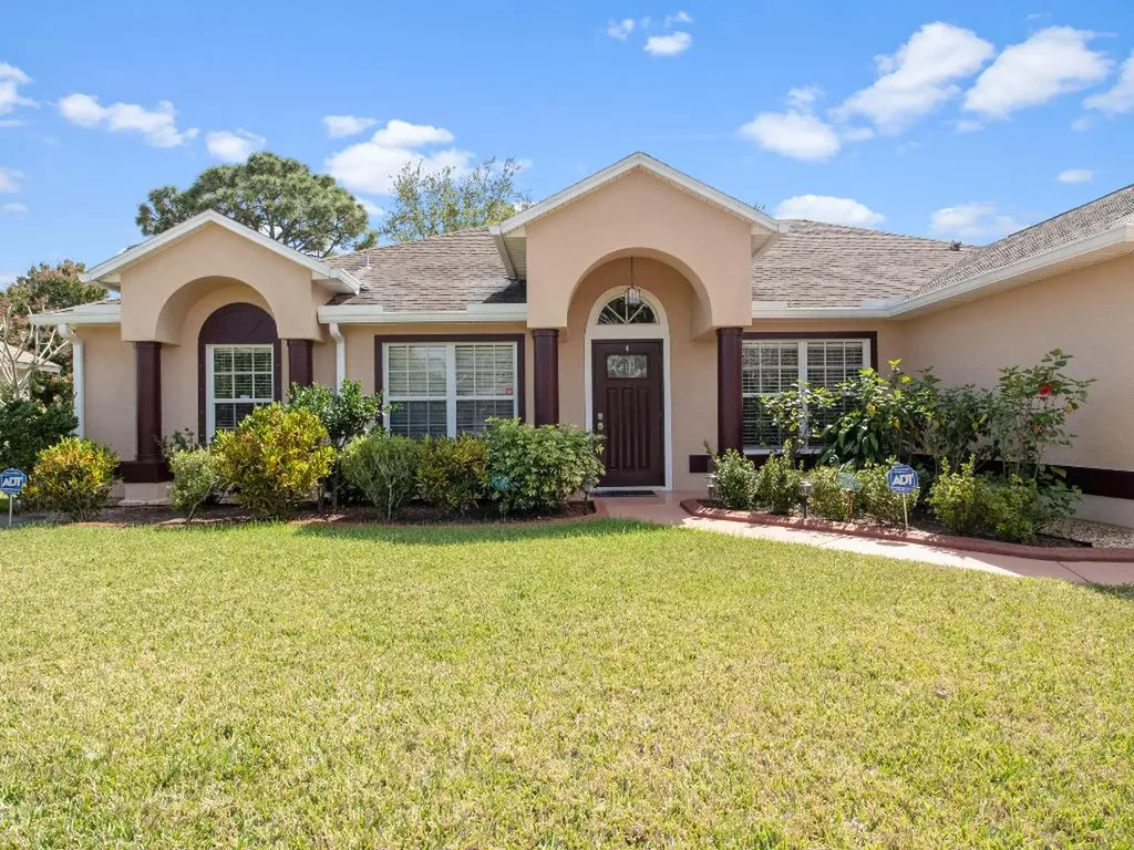 562 NW Azine Avenue Port St Lucie FL 34983