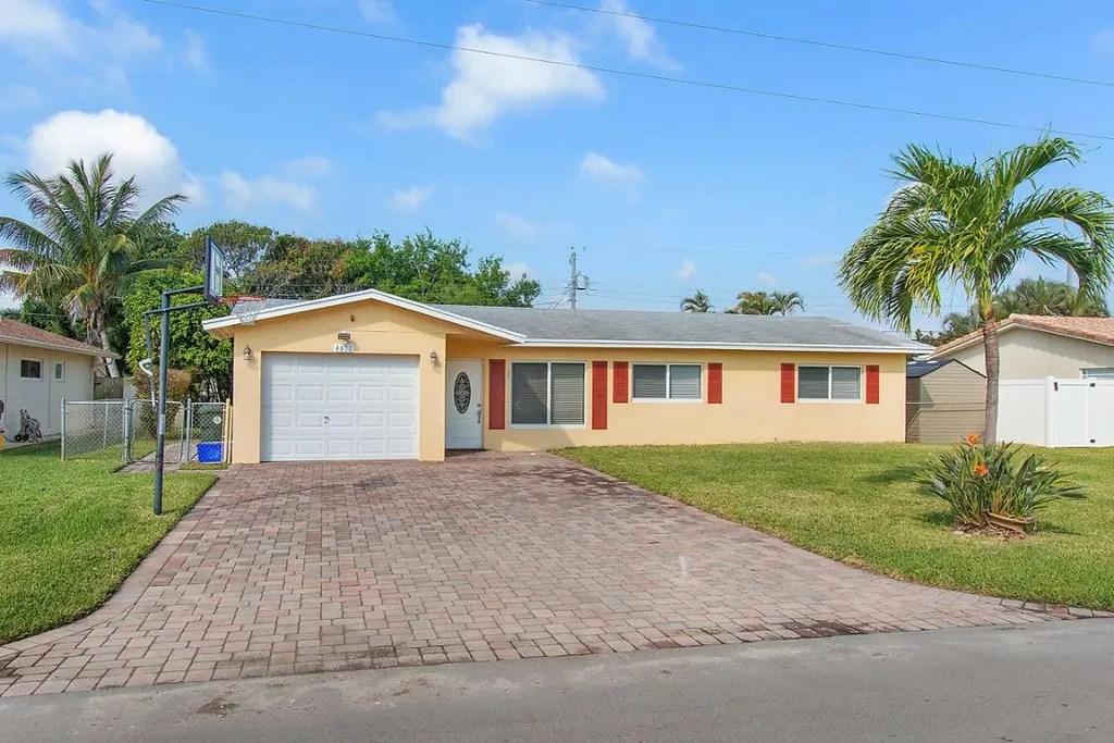 4073 NW 2nd Terrace Boca Raton FL 33431
