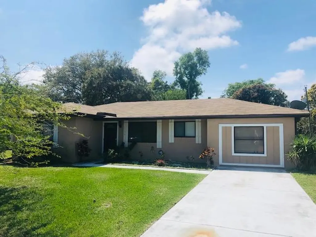2174 SE Genoa Street Port St Lucie FL 34952